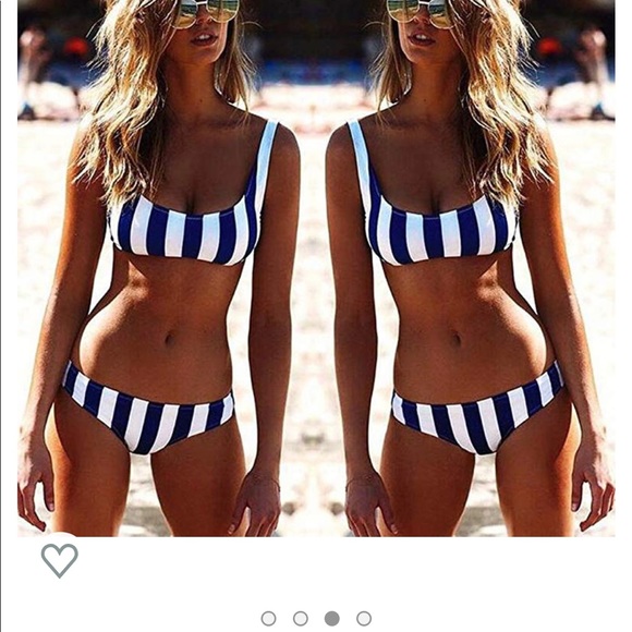 Bikini - Picture 3 of 3